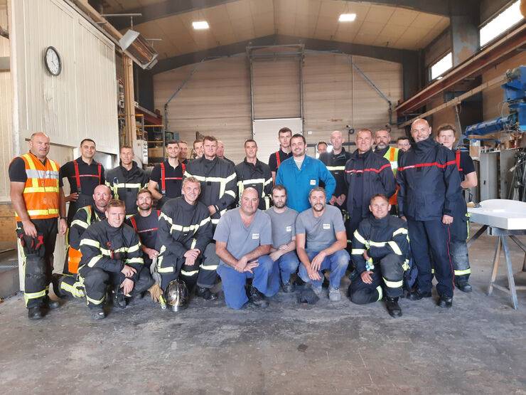 Firefighters in action in Loroux-Bottereau